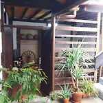 Guaires Nyaraló