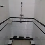 Guaires Nyaraló *
